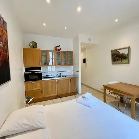 Viva Riviera Rue Florian Close Croisette Cannes